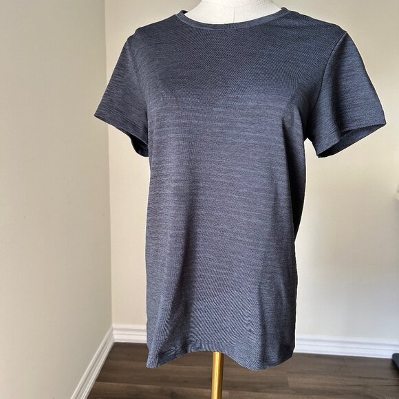 Tuff Athletics Medium Women's Sweat-wicking Gym Top - Picture 5 of 16